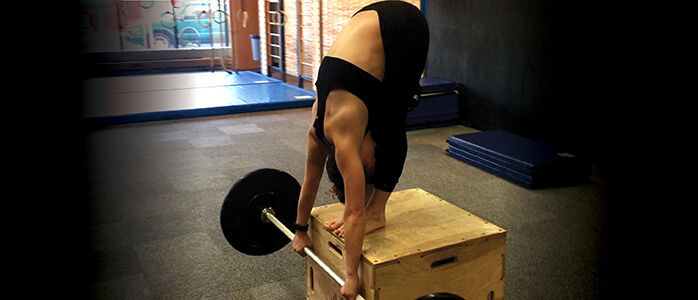 esecuzione stacchi a gambe tese